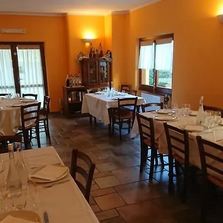 Tra Serra E Roppolo