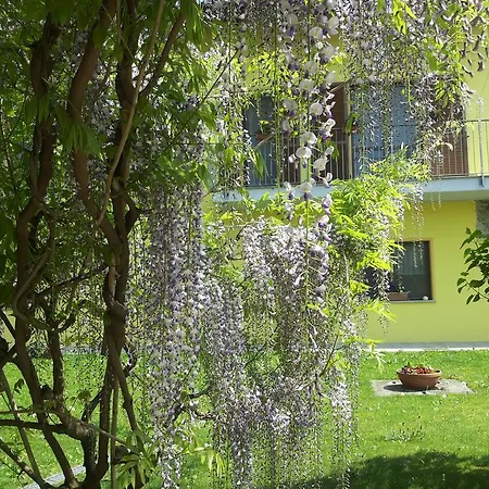 Alloggio per agriturismo Tra Serra E Roppolo
