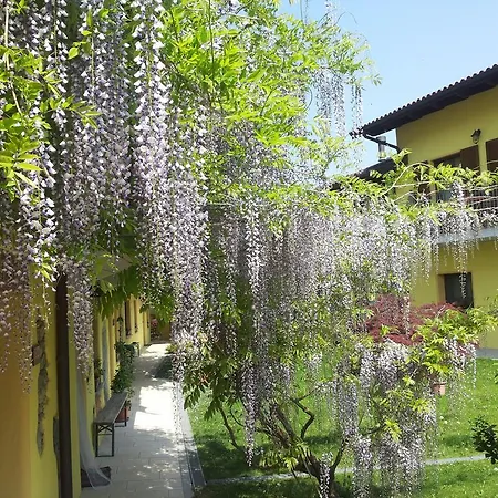 Tra Serra E Agroturismo Roppolo