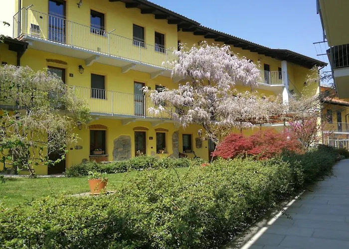 Tra Serra E Alojamento de Turismo Rural Roppolo